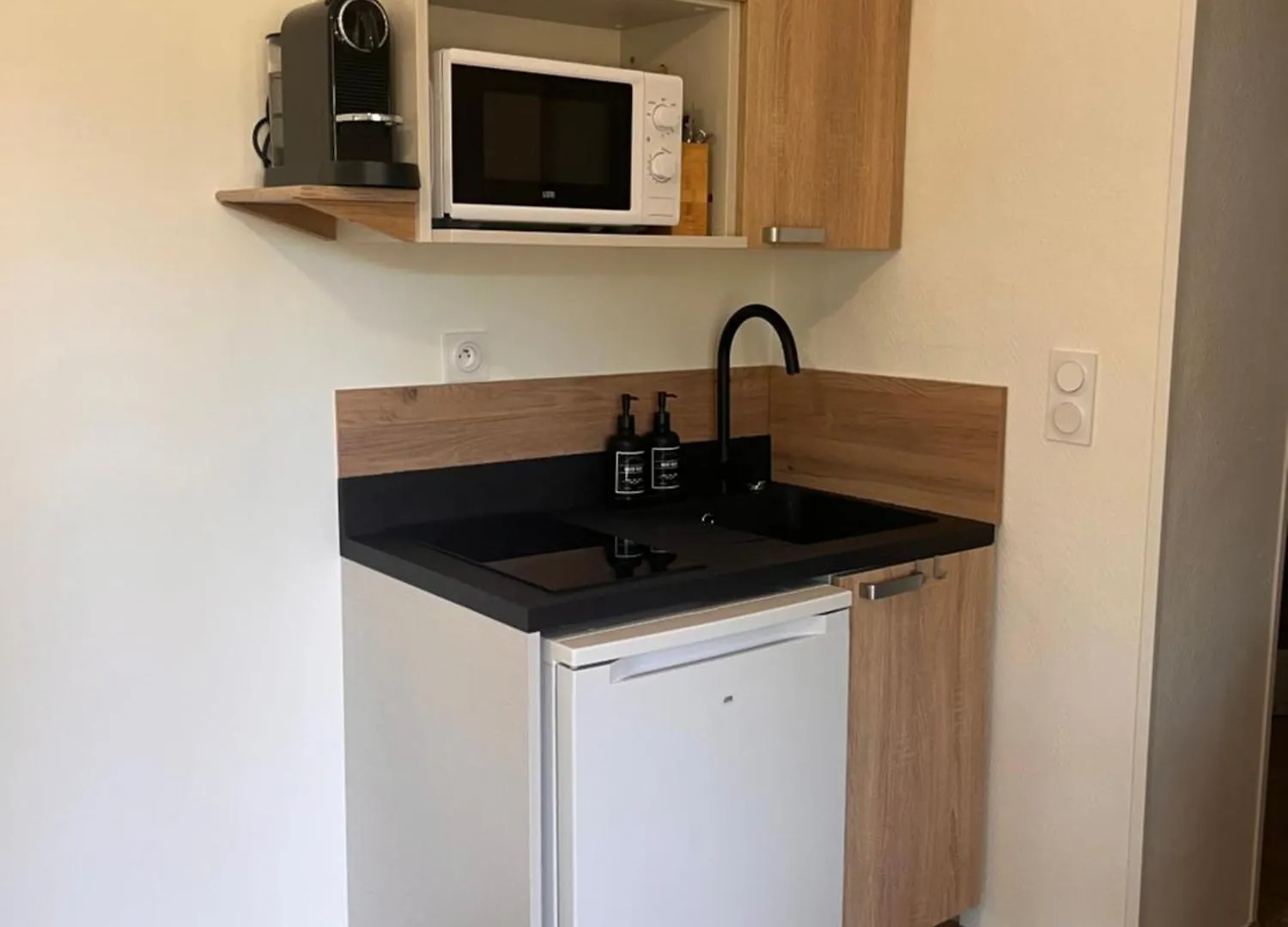 Studio Independant Avec Jardin Pertuis Apartment