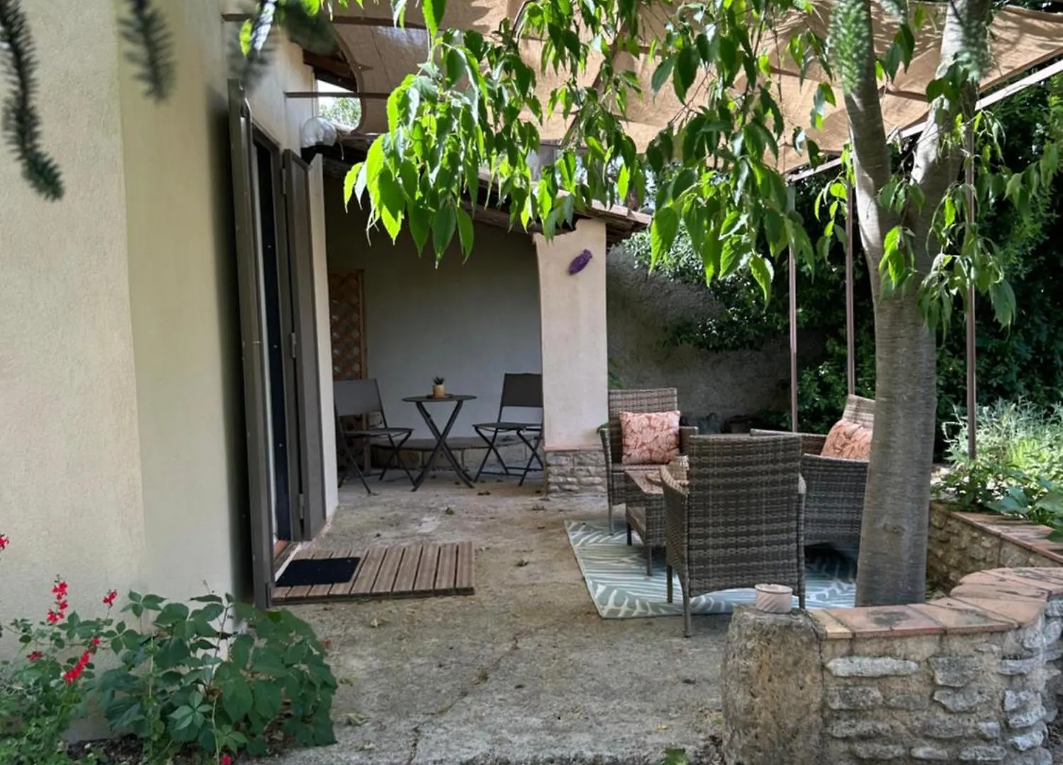 Apartament Studio Independant Avec Jardin Pertuis